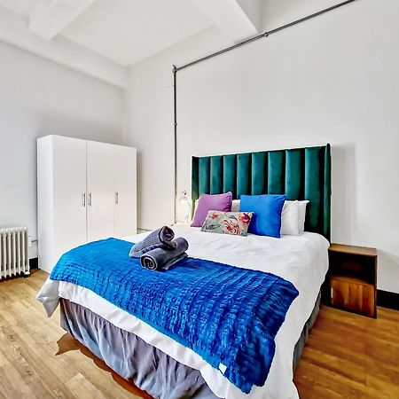 Manhattan Style Loft With Backup Power On 4 Loop Str Fokváros Kültér fotó